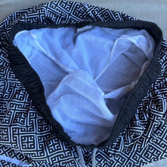 Quiet Storm geometric black and white print bathing suit trunks for Men XXL XL - Picture 5 of 11